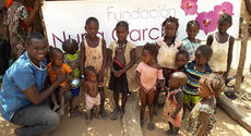 The children that suffer from severe malnutrition will be treated in the clinic with their mother.